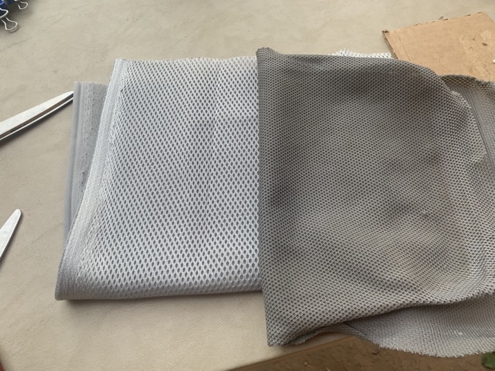 The cloth I bought is lighter than the factory cloth.